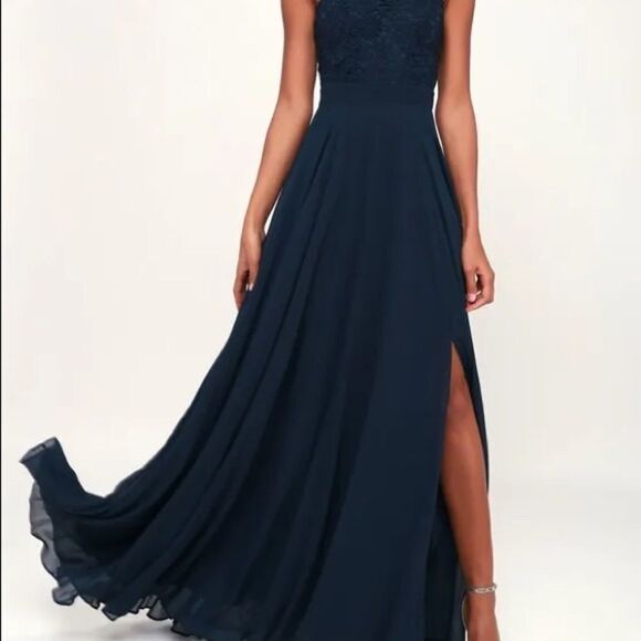 ✨ Picture Perfect Navy Blue Lace Maxi Dress✨ - Picture 3 of 14